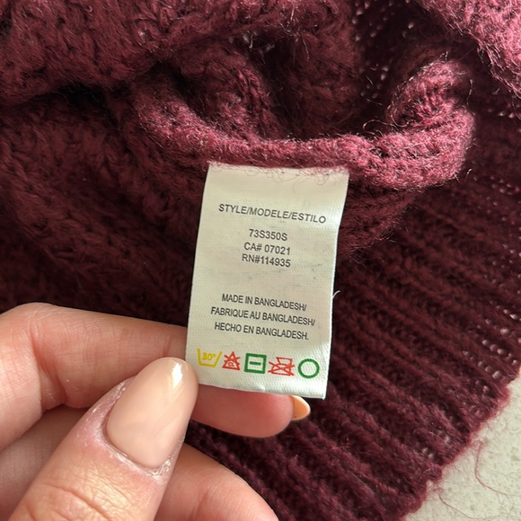 RD Style Sweater - Picture 4 of 4